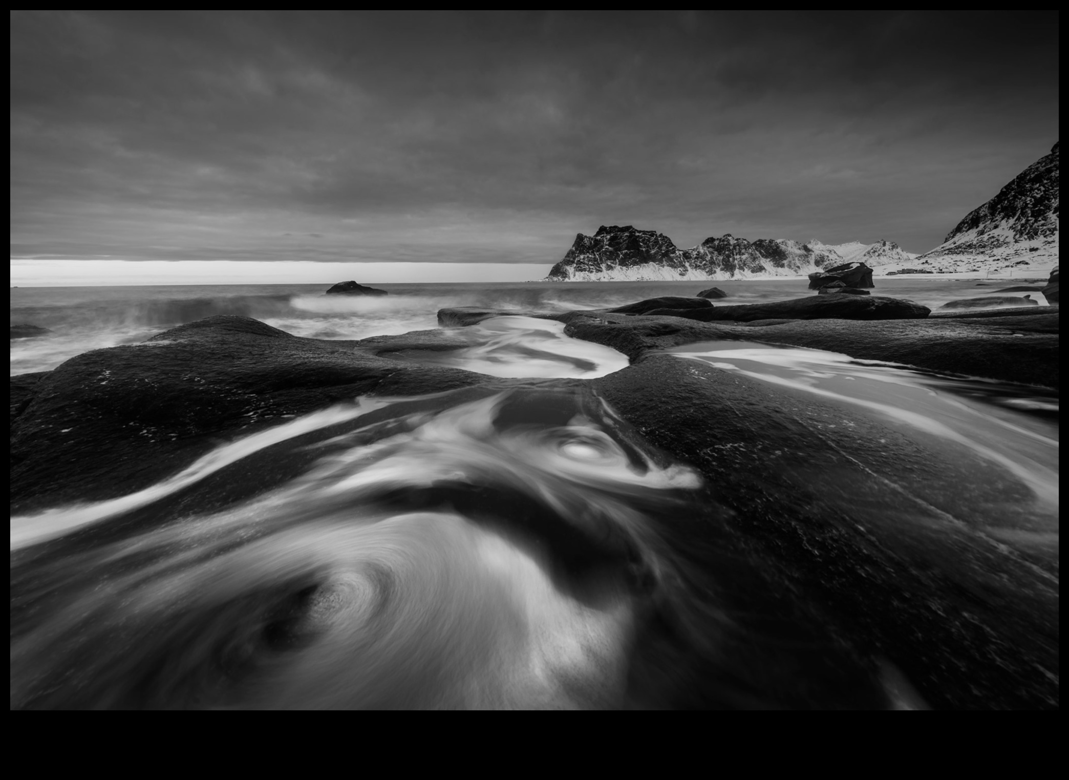 Momente monocromatice: Evocarea emoțiilor prin stiluri de fotografie alb-negru